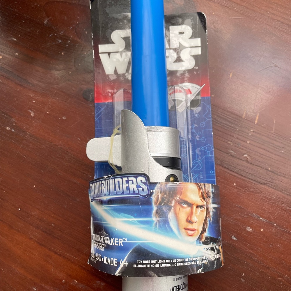 Star Wars Bladebuilders Anakin Skywalker Blue and Silver Lightsaber - Picture 3 of 11